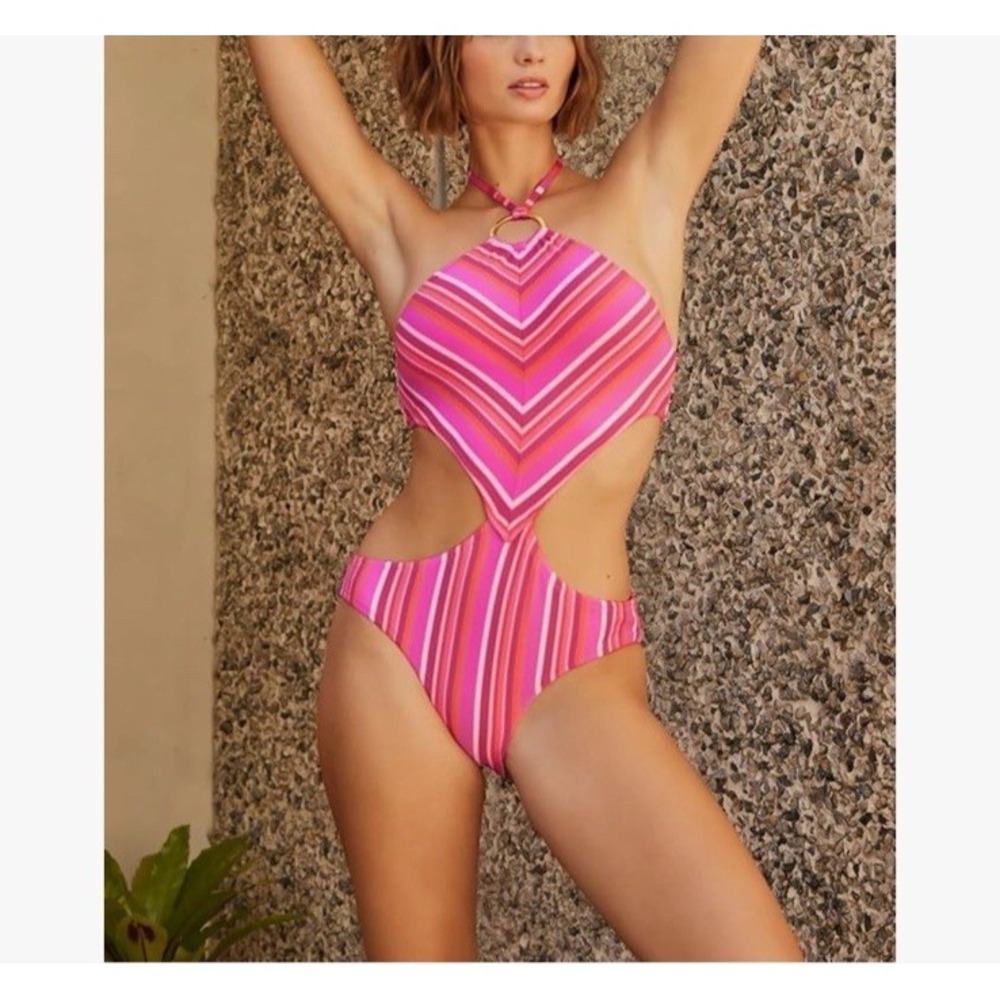 Trina Turk Marai Cut Out Monokini Swimsuit Bathing suit Size 8 Ring Halter NWOT
